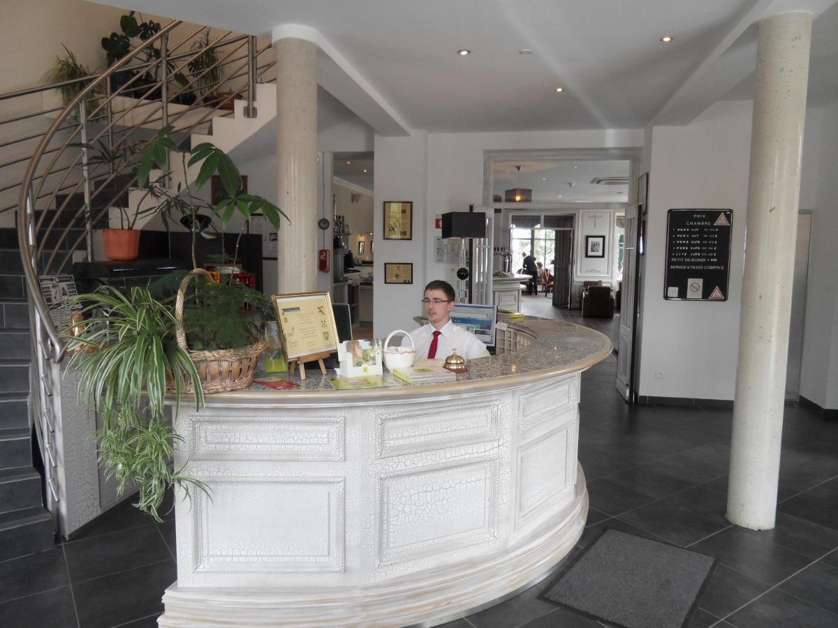 Hotel La Sapinière Wisques Esterno foto