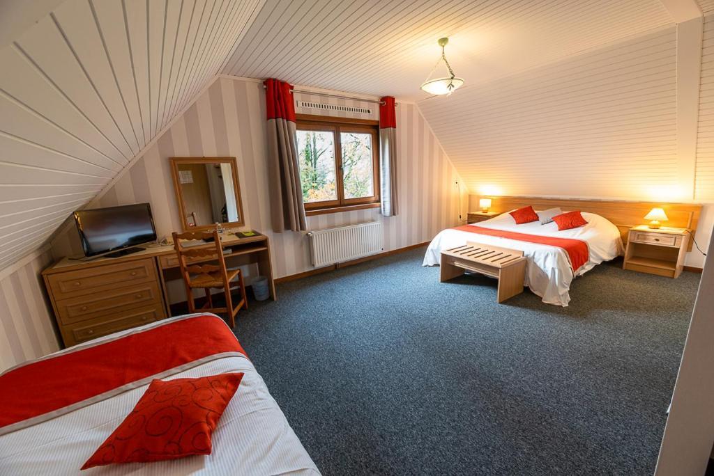 Hotel La Sapinière Wisques Esterno foto
