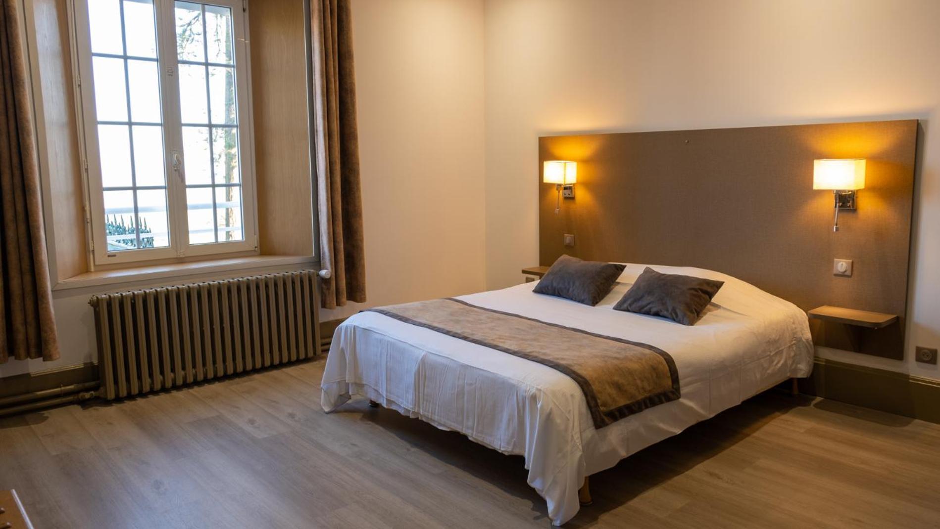 Hotel La Sapinière Wisques Esterno foto